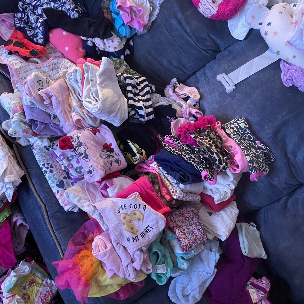 Colorful Baby Clothing Assortment 10$ for 3 outfits 1-9 months